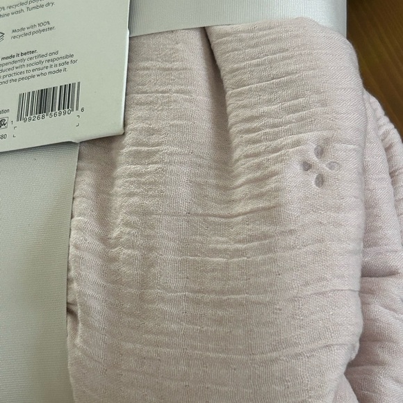 Threshold Blush Gauze Throw Reverse Blanket - Picture 2 of 9